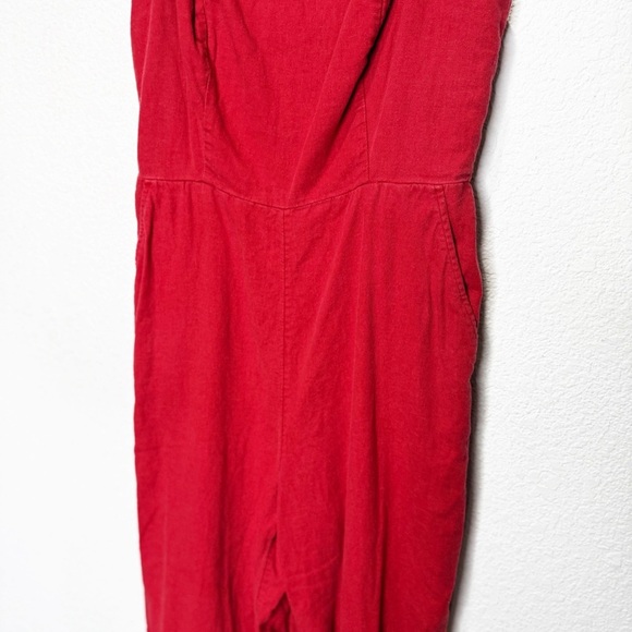 Old Navy Linen Blend Jumpsuit Button Front
Cropped Tomato Juice - Picture 4 of 8